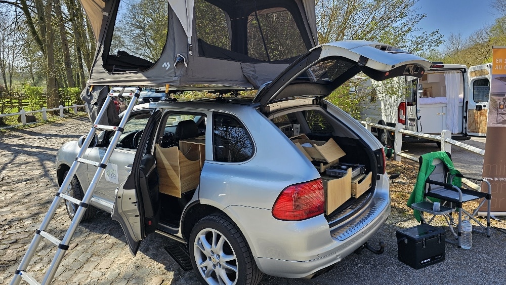 Porsche Kayenne aménagée avec tente de toit. 100% utilitaire. Taxes réduites;